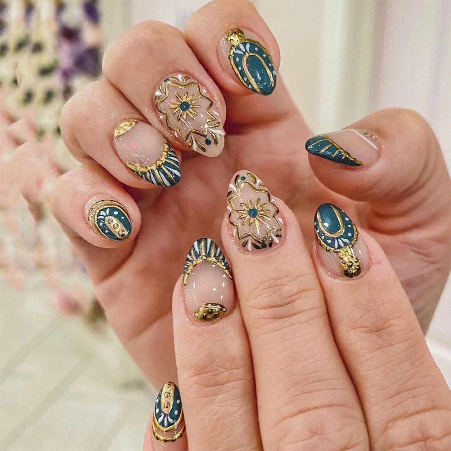 24Pcs/Box Fake Nails Almond Press on Nails for Women Bride With White Flower Designs Artificial Nail Tips Full Cover False Nails