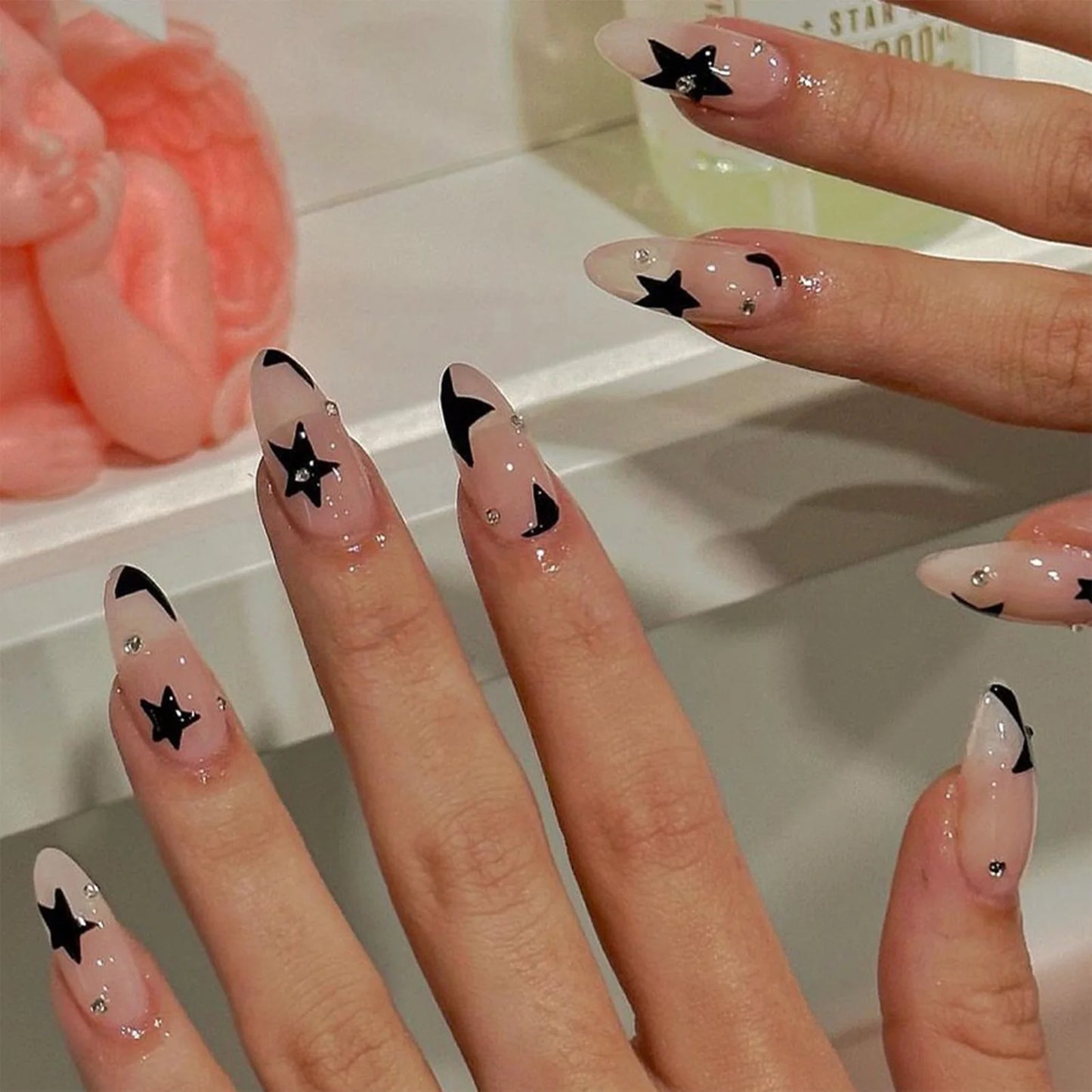 24Pcs/Box Fake Nails Almond Press on Nails for Women Bride With White Flower Designs Artificial Nail Tips Full Cover False Nails