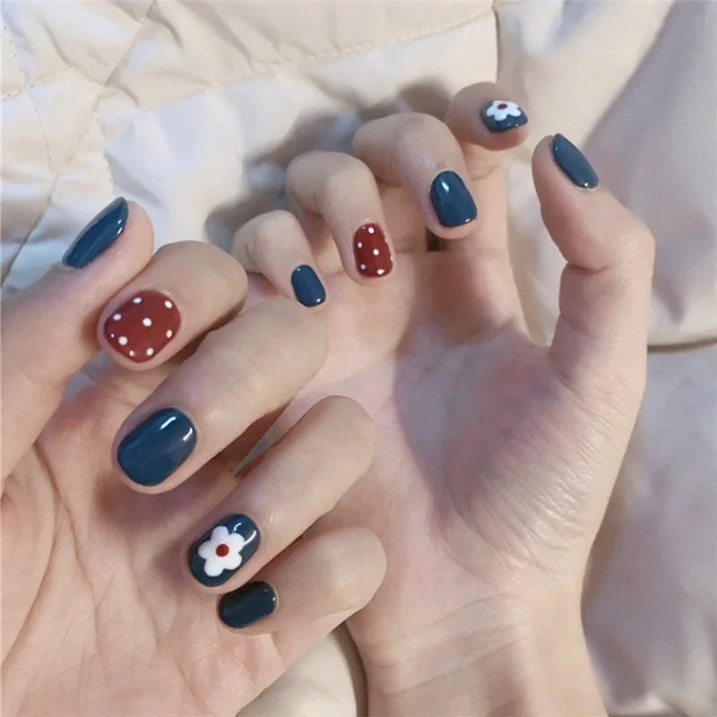 24Pcs/Box Fake Nails Almond Press on Nails for Women Bride With White Flower Designs Artificial Nail Tips Full Cover False Nails