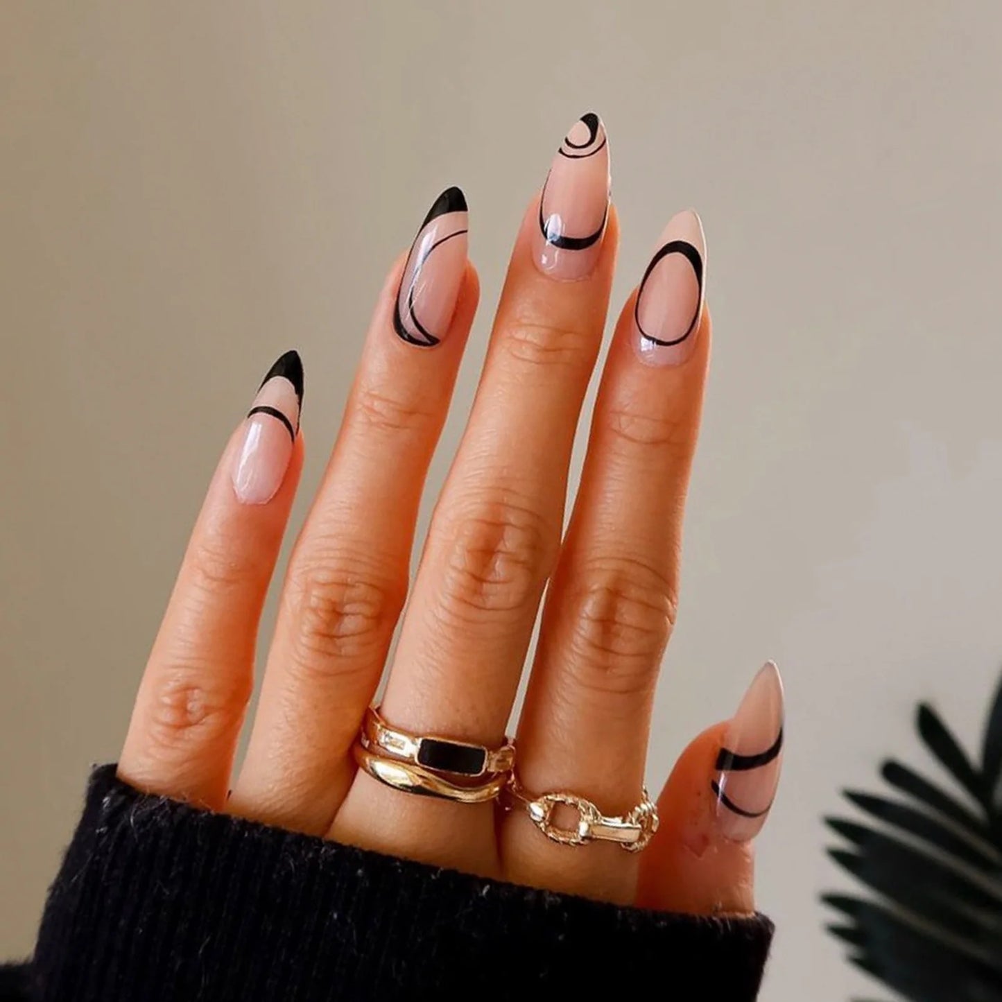 24Pcs/Box Fake Nails Almond Press on Nails for Women Bride With White Flower Designs Artificial Nail Tips Full Cover False Nails